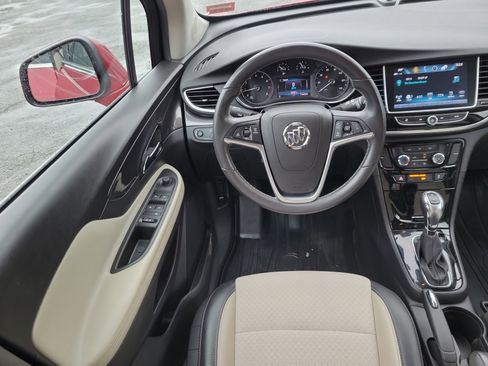 Used 2020 Buick Encore Preferred FWD image 19
