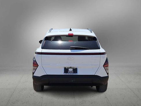 Certified 2025 Hyundai Kona SEL FWD image 7