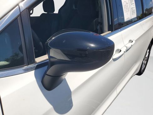 Used 2024 Chrysler Voyager LX image 11