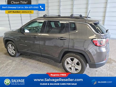 Used 2022 Jeep Compass Latitude FWD image 3