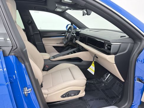 New 2026 Porsche Macan Electric image 27