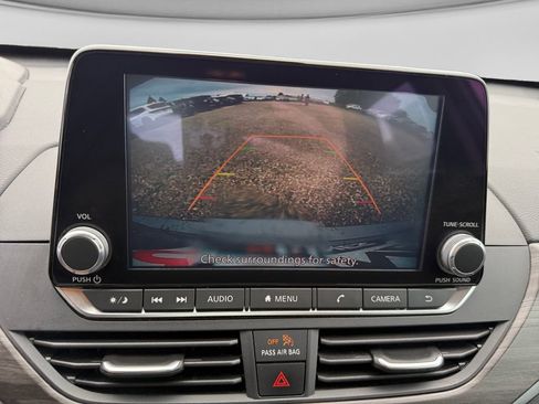 Used 2025 Nissan Altima 2.5 SV FWD image 27