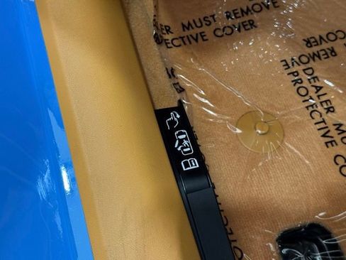 Used 2022 Chevrolet Corvette Stingray Premium Cpe w/ Z51 Performance Package image 24