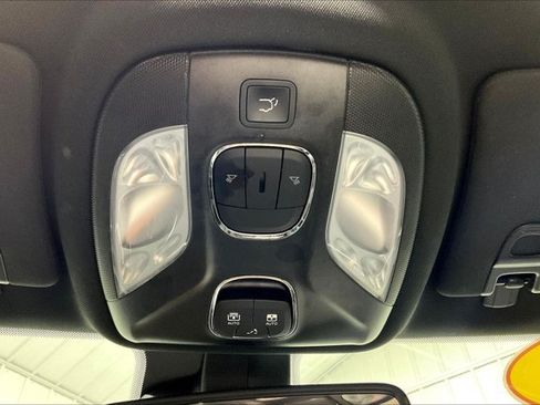 Used 2025 Jeep Compass Latitude w/ Sun & Sound Group AWD/4WD image 35
