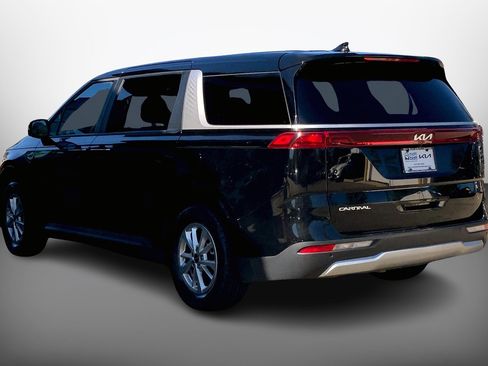 Used 2024 Kia Carnival LX image 13
