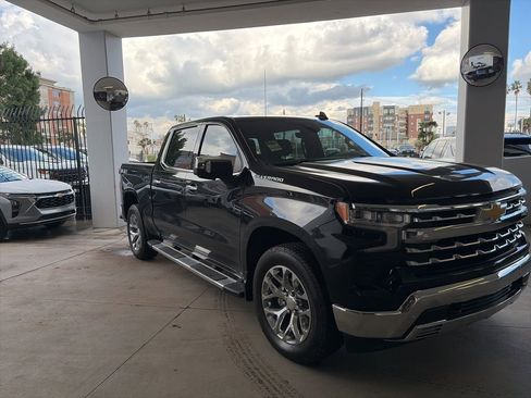 Used 2025 Chevrolet Silverado 1500 LTZ w/ LTZ Premium Package image 5