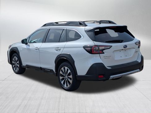 Used 2025 Subaru Outback Limited AWD/4WD image 5