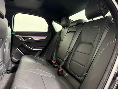 Used 2024 Jaguar XF R-Dynamic SE AWD/4WD image 25