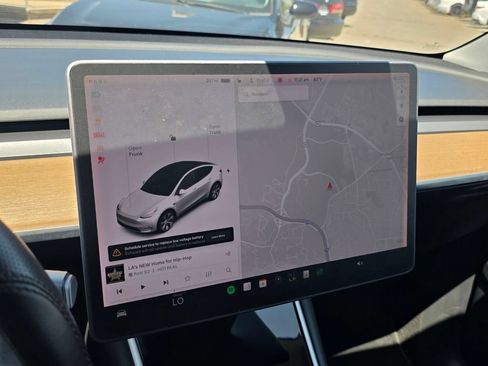 Used 2021 Tesla Model Y Long Range AWD/4WD image 25