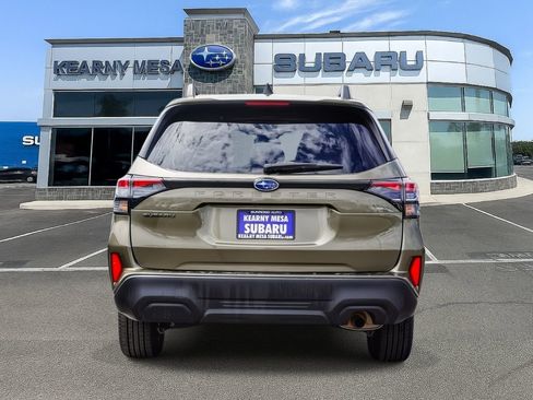 Certified 2025 Subaru Forester Premium AWD/4WD image 5