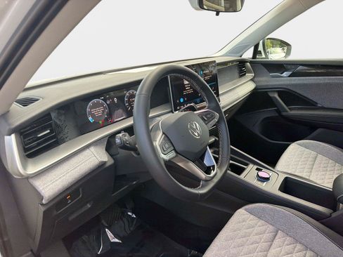 Used 2026 Volkswagen Tiguan S FWD image 19
