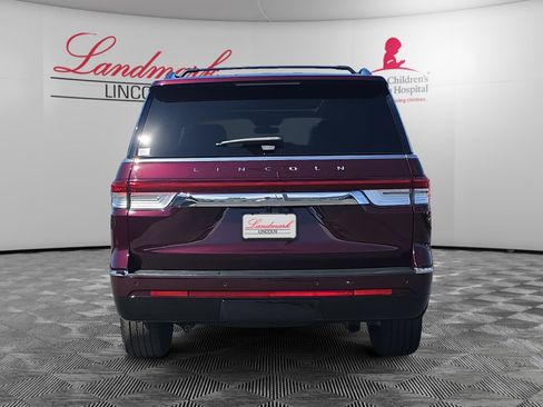 Used 2024 Lincoln Navigator Premiere AWD/4WD image 4