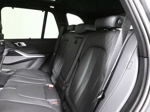 Used 2025 BMW X5 M60i w/ Executive Package image 4