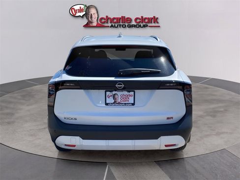 New 2026 Nissan Kicks SR image 5