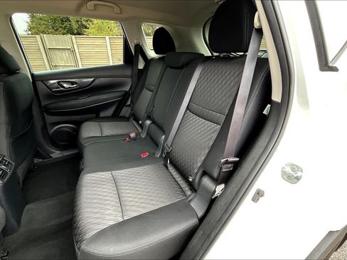 Used 2019 Nissan Rogue SV FWD image 19