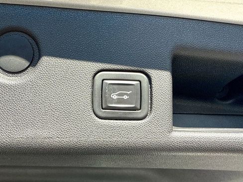 Certified 2020 Chevrolet Equinox Premier image 16