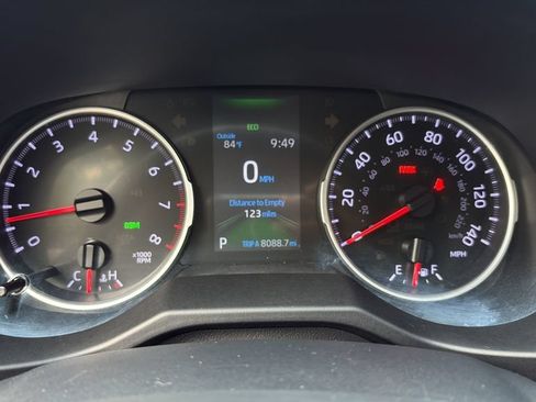 Used 2020 Toyota RAV4 XLE FWD image 21