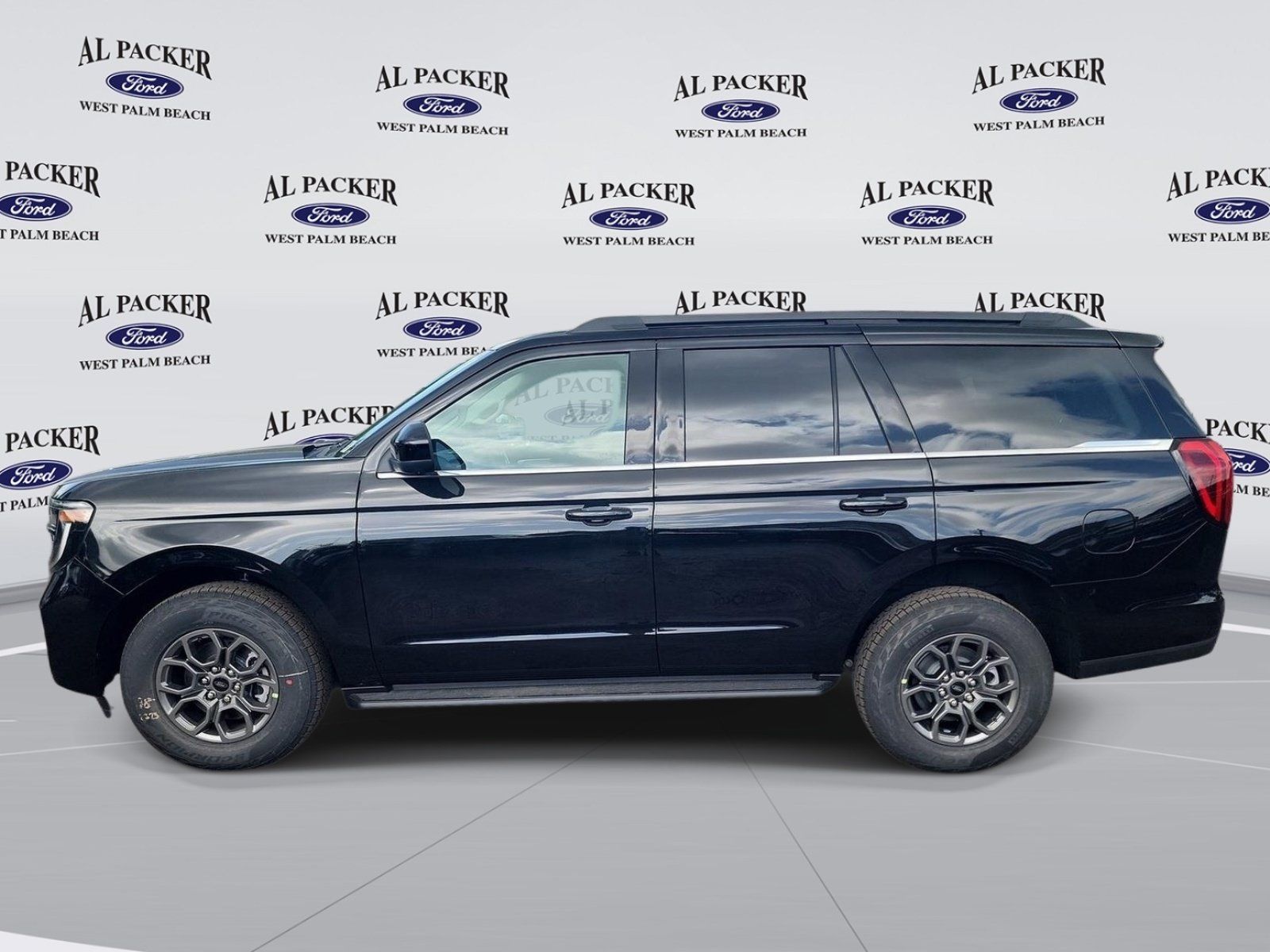 New 2027 Ford Expedition Active RWD image 2