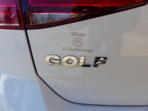 Used 2017 Volkswagen Golf SE image 9