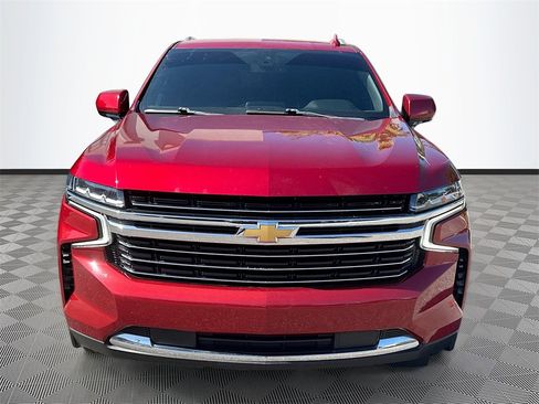 Used 2021 Chevrolet Suburban LT image 2