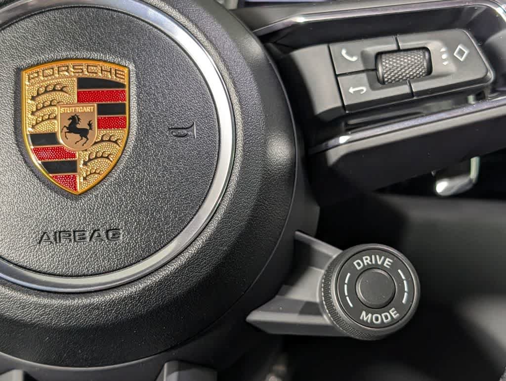 Used 2026 Porsche Macan AWD/4WD image 38