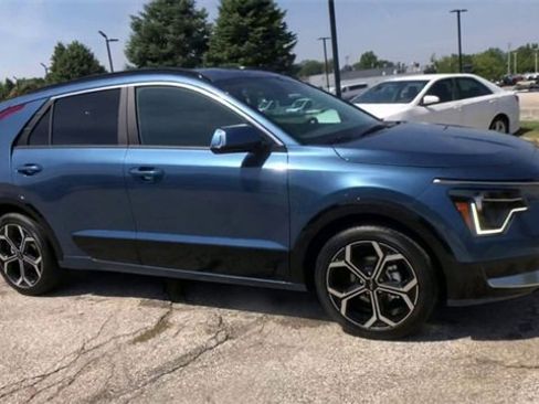 New 2025 Kia Niro EX Touring image 4