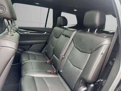 Used 2021 Cadillac XT6 Premium Luxury AWD/4WD image 13