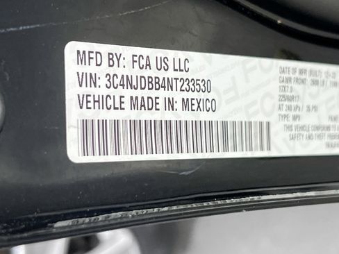 Used 2022 Jeep Compass Latitude image 29