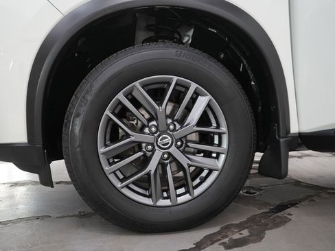 Used 2021 Nissan Rogue S AWD/4WD image 29