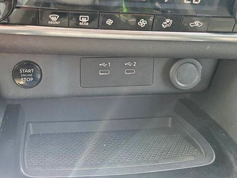 Used 2024 Nissan Rogue SV AWD/4WD image 32
