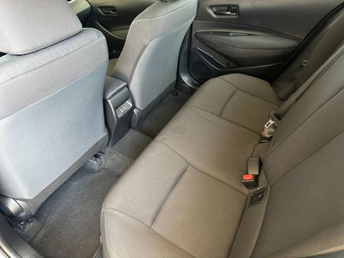 Used 2025 Toyota Corolla LE FWD image 11