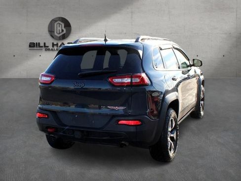 Used 2017 Jeep Cherokee Trailhawk w/ Cold Weather Group AWD/4WD image 6