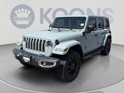 Used 2023 Jeep Wrangler Unlimited Sahara w/ Cold Weather Group AWD/4WD image 1
