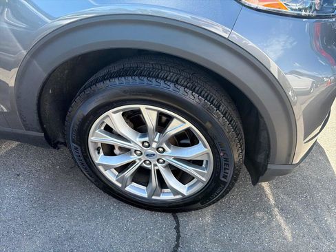 Used 2023 Ford Explorer XLT w/ Equipment Group 202A AWD/4WD image 4