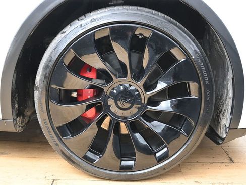 Used 2022 Tesla Model Y Performance AWD/4WD image 11
