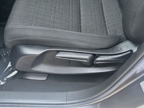Used 2024 Honda HR-V LX image 17