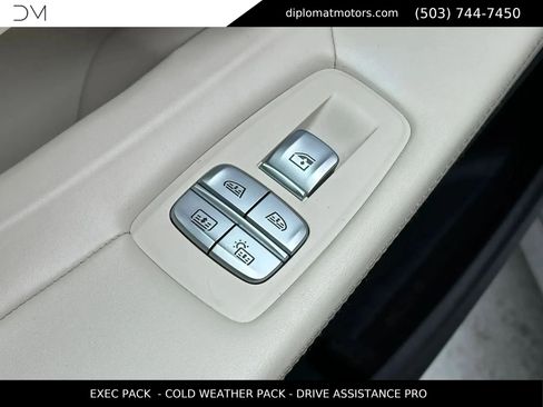 Used 2020 BMW 750i xDrive w/ Executive Package AWD/4WD image 29