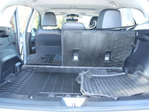 Used 2020 Subaru Crosstrek 2.0i Limited w/ Moonroof Package w/Navigation image 33