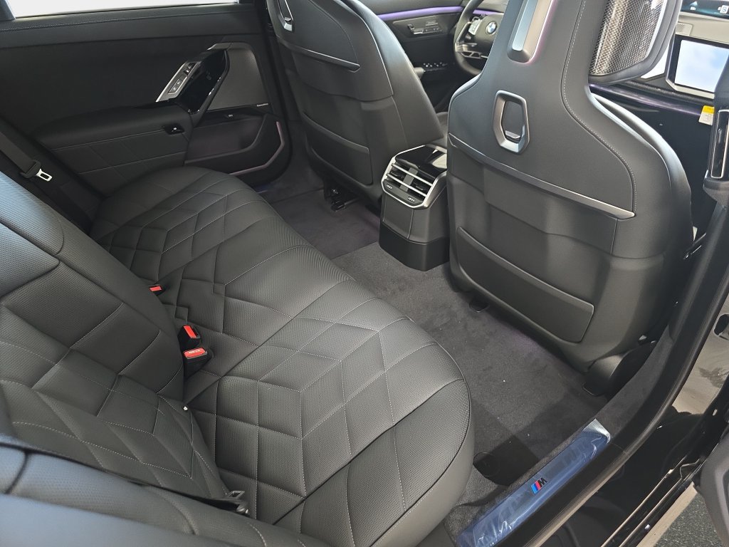 New 2027 BMW 740i w/ Executive Package RWD image 11