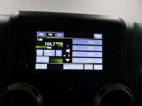 Used 2017 Jeep Wrangler Unlimited Sahara w/ Dual Top Group image 23