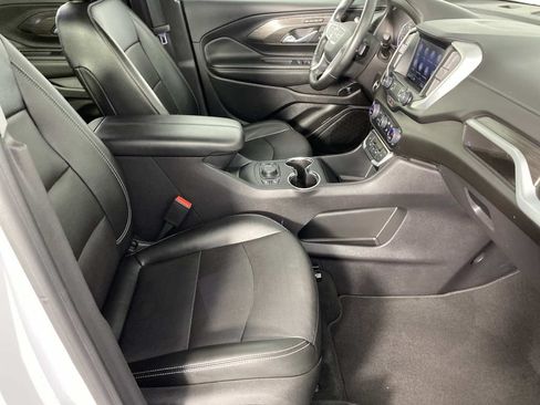 Used 2024 GMC Terrain SLT AWD/4WD image 11