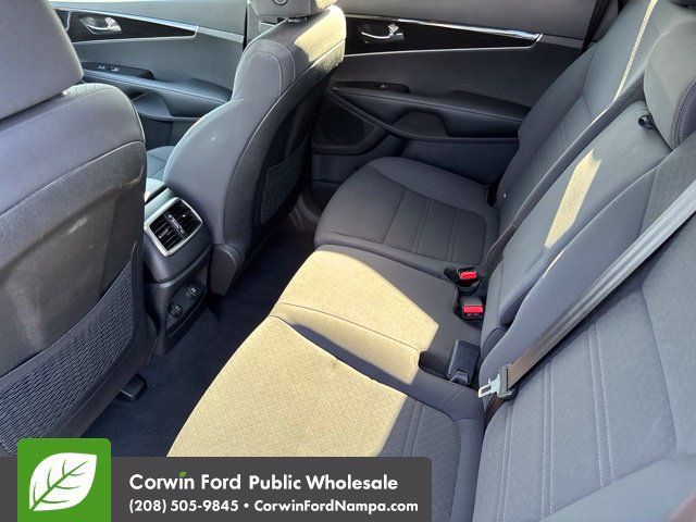 Used 2020 Kia Sorento LX AWD/4WD image 26