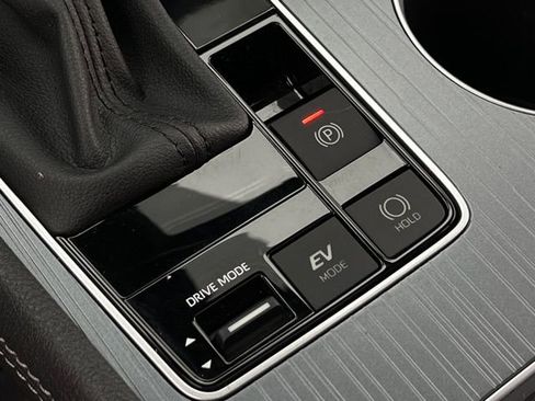 Used 2023 Toyota Sienna XSE image 22