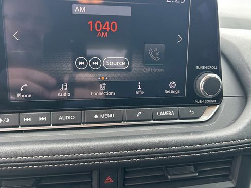Used 2024 Nissan Rogue S AWD/4WD image 26
