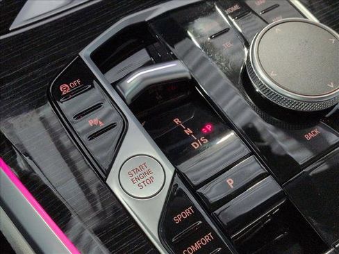 Used 2024 BMW X5 sDrive40i w/ M Sport Package image 12