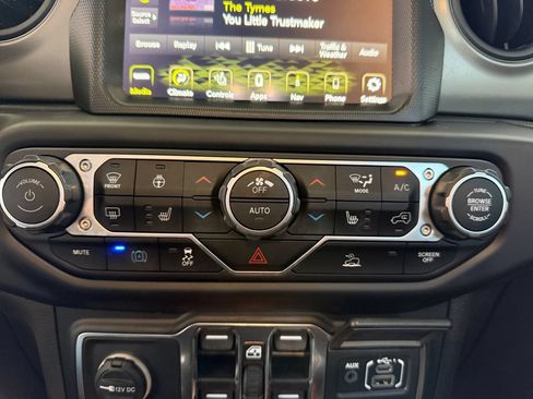 Used 2023 Jeep Wrangler Unlimited w/ Cold Weather Group AWD/4WD image 17