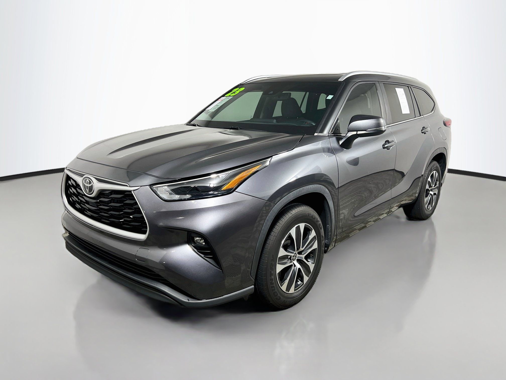 Used 2023 Toyota Highlander XLE FWD image 10