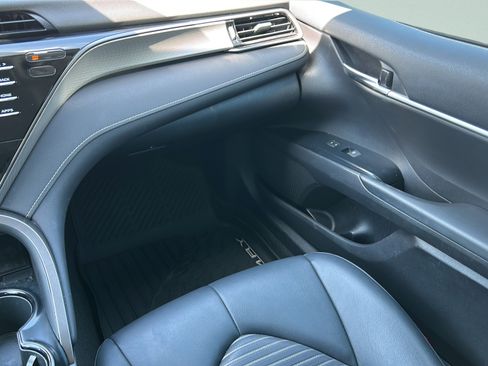 Used 2020 Toyota Camry SE w/ Convenience Package FWD image 13
