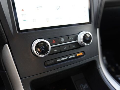 Used 2022 Ford Edge SEL w/ Convenience Package AWD/4WD image 17
