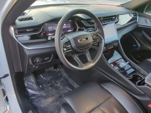 Used 2023 Jeep Grand Cherokee L Overland w/ Luxury Tech Group IV image 9